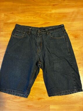 Rocawear Men's Denim Shorts Dark Wash size waist 38 Blue embroidered Pockets